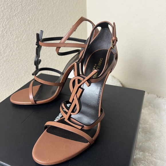 Saint Laurent Cassandra Patent Leather T-Strap Sandals Women's Size: 9 | IT 40 - Picture 3 of 8